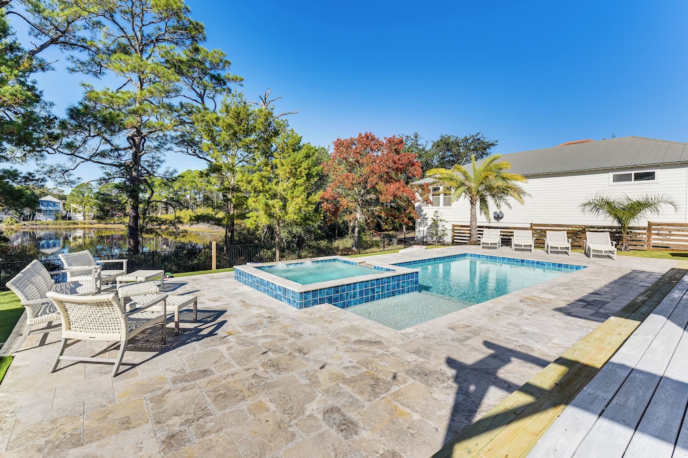 Tranquility & Nearby Beach Access: Private Oasis