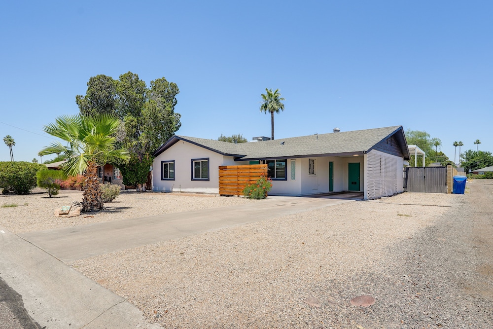 Chic Phoenix Retreat w/ Private Pool & Large Yard! view 3
