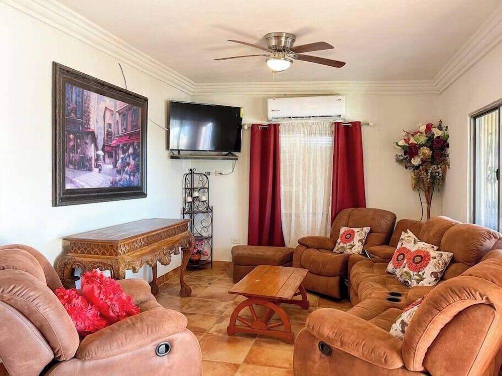 Homely Mexican Accent Apartment 2