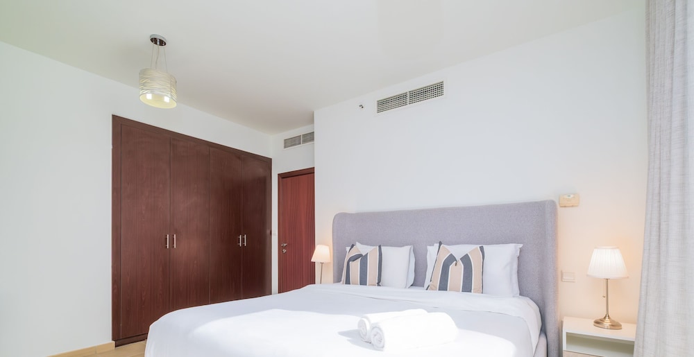 LUX The Murjan Sea View Suite 2