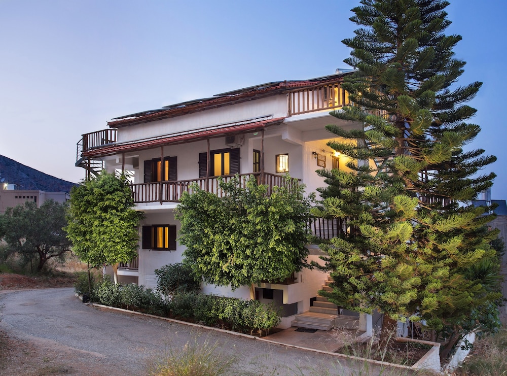 Monemvasia Green Apartments
