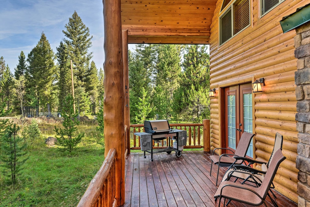 Island Park Cabin w/ Stunning Forest Views! view 5