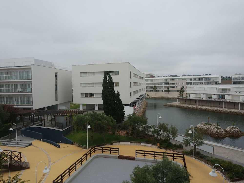 B19 - Marina Club Apartment