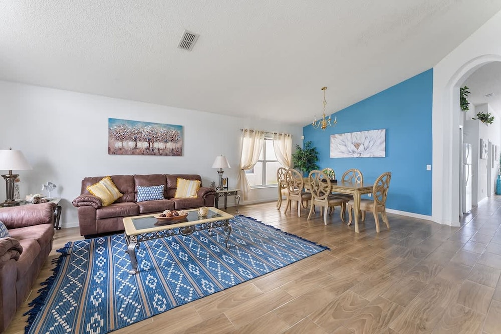 Entertaining Game Room 4BR Near Disney