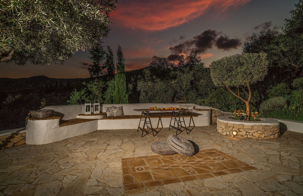 Askos Villa