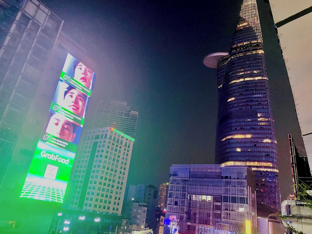 1 BR Nguyen Hue Walking St Bitexco