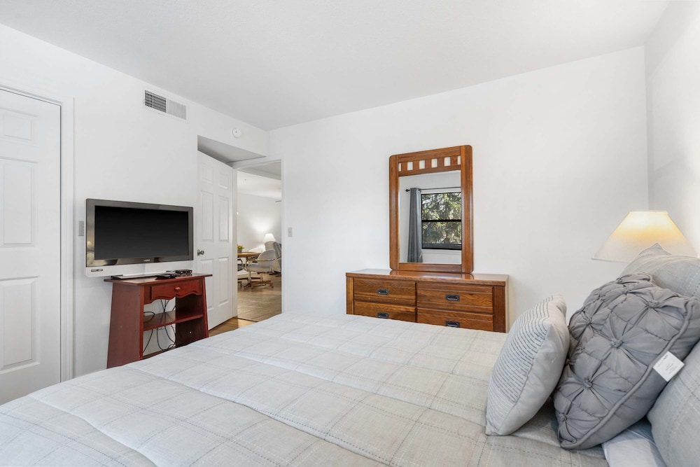 Fairway View Duo Stay for 12!