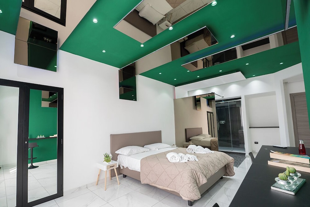 H.R. BOUTIQUE PORTO NAPOLI CENTRO by ClaPa Group Dislocated Hospitality