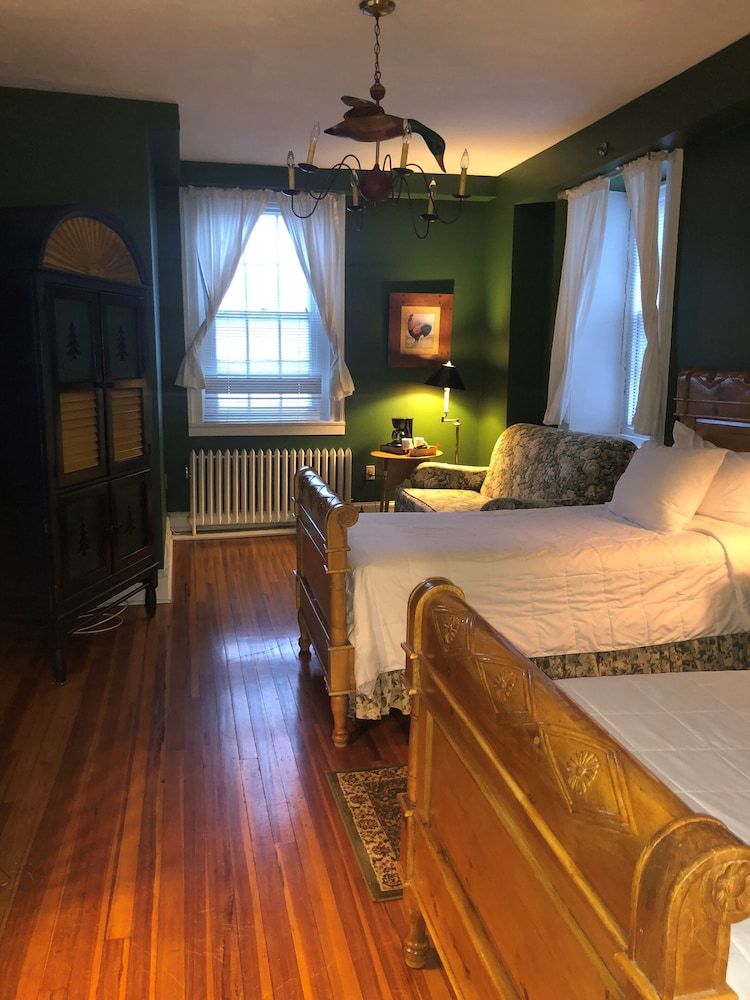 Beekman Arms and Delamater Inn