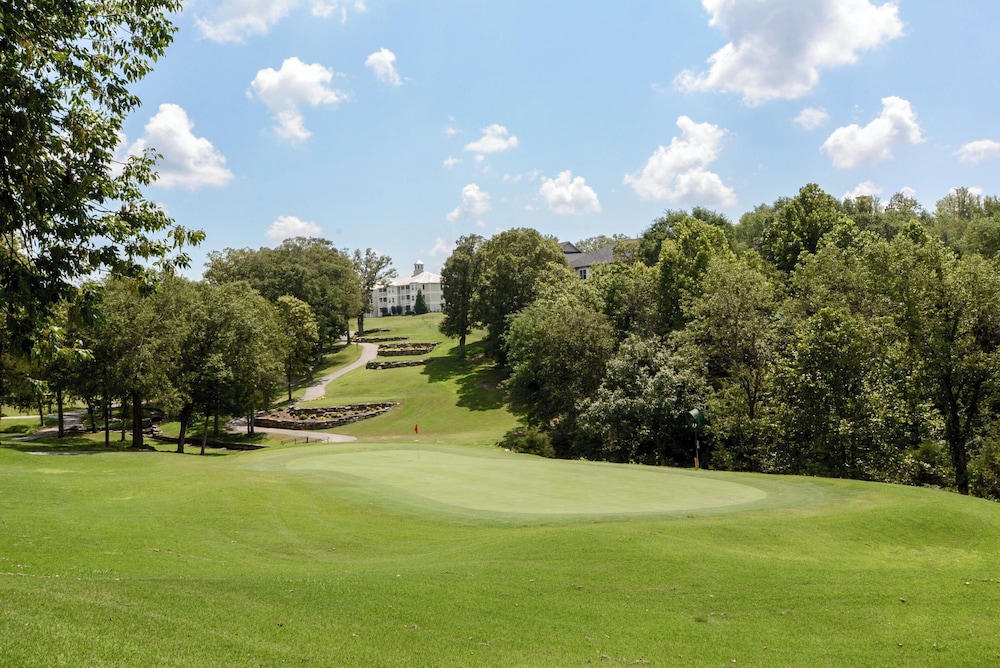 Veltings Golf View Getaway - Holiday Hills Branson - Golf Resort - Outdoor Pools view 4
