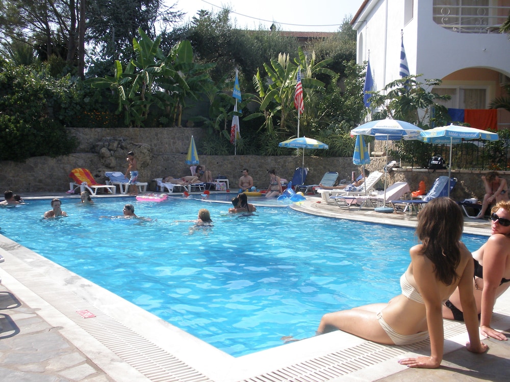 Mathraki Resort