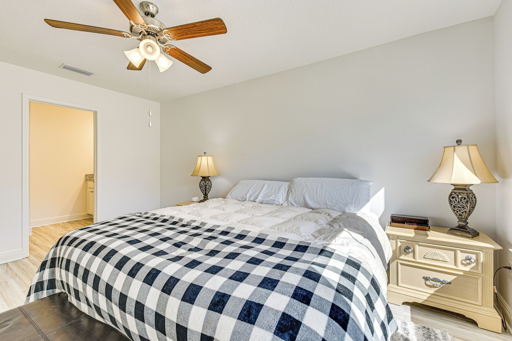 4 Mi to Santa Rosa Golf & Beach Club: Modern Home