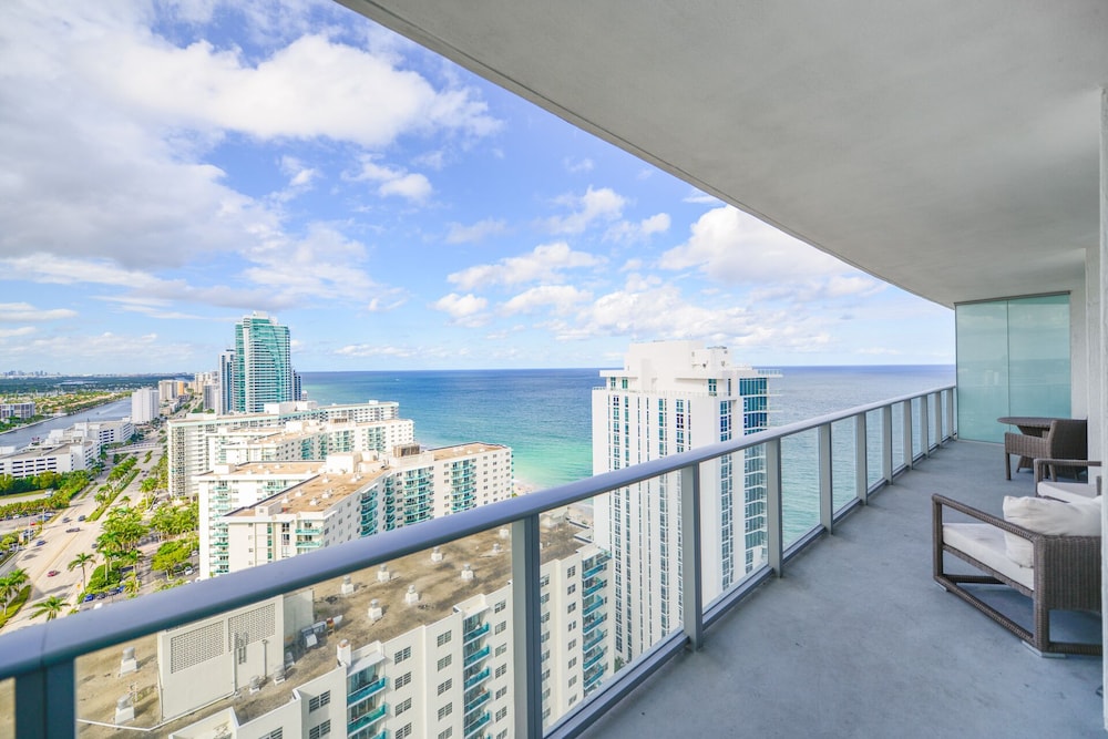Luxury Condo at Hollywood Beach - Image 5