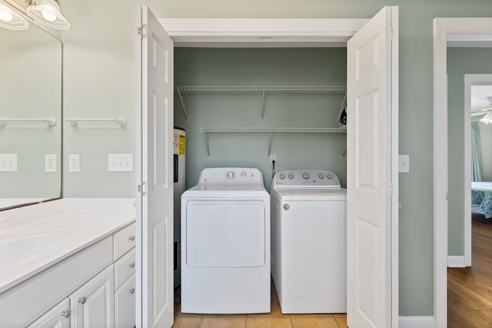 Sea La Vie (North Topsail) by Topsail Realty
