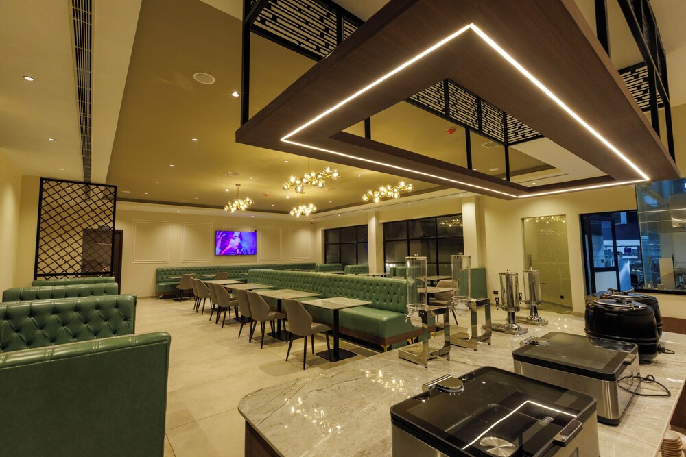 CherryLoft Luxury Resort