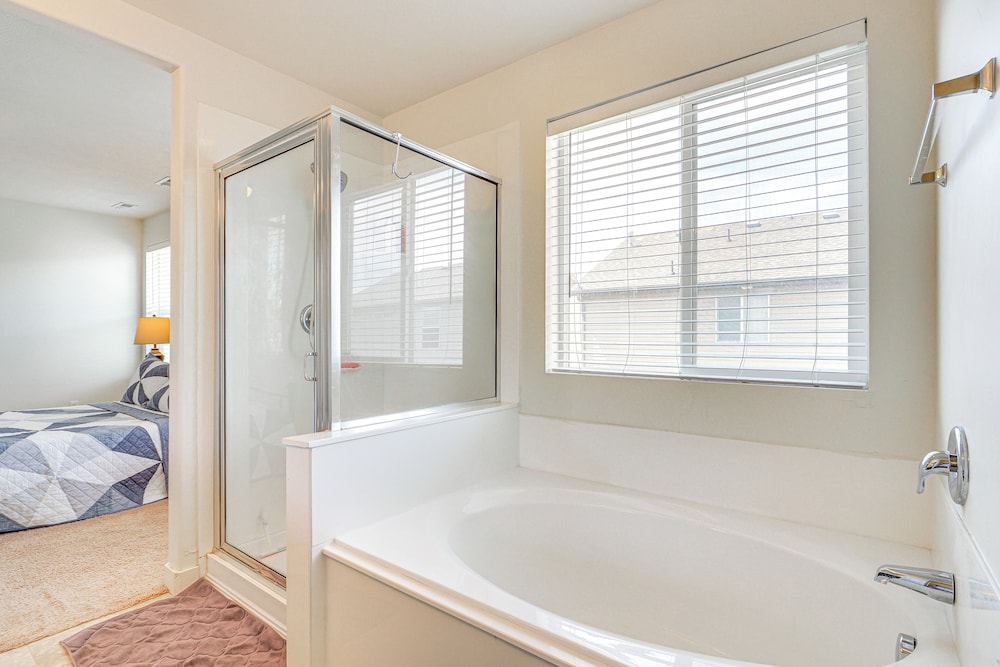 9 Mi to Downtown Slc: Peaceful Home w/ Pool Access