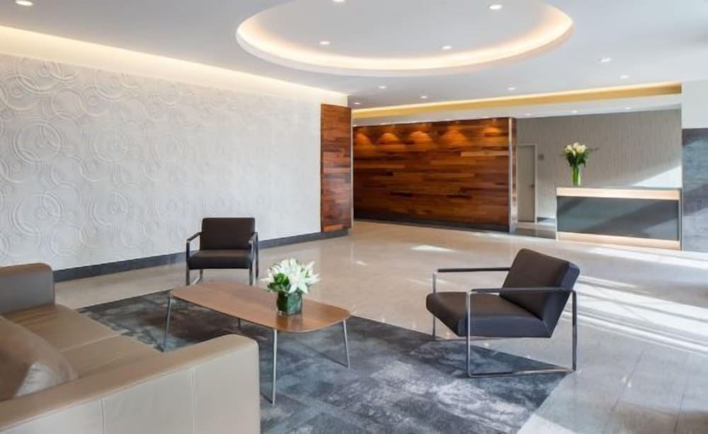 Hudson Suites at Newport