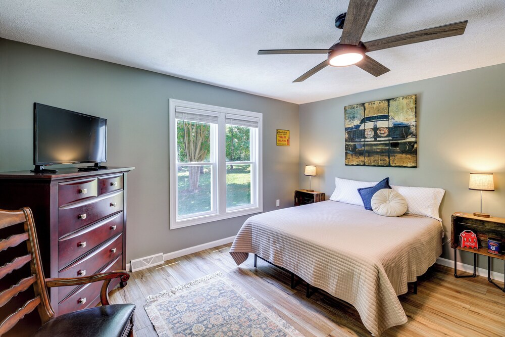 Creekside Retreat w/ Mtn Views in Lambsburg!