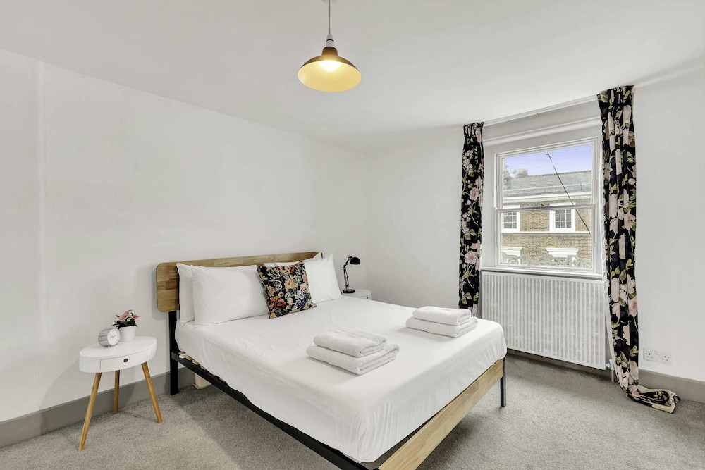 Beautiful And Charming Paddington Apartment