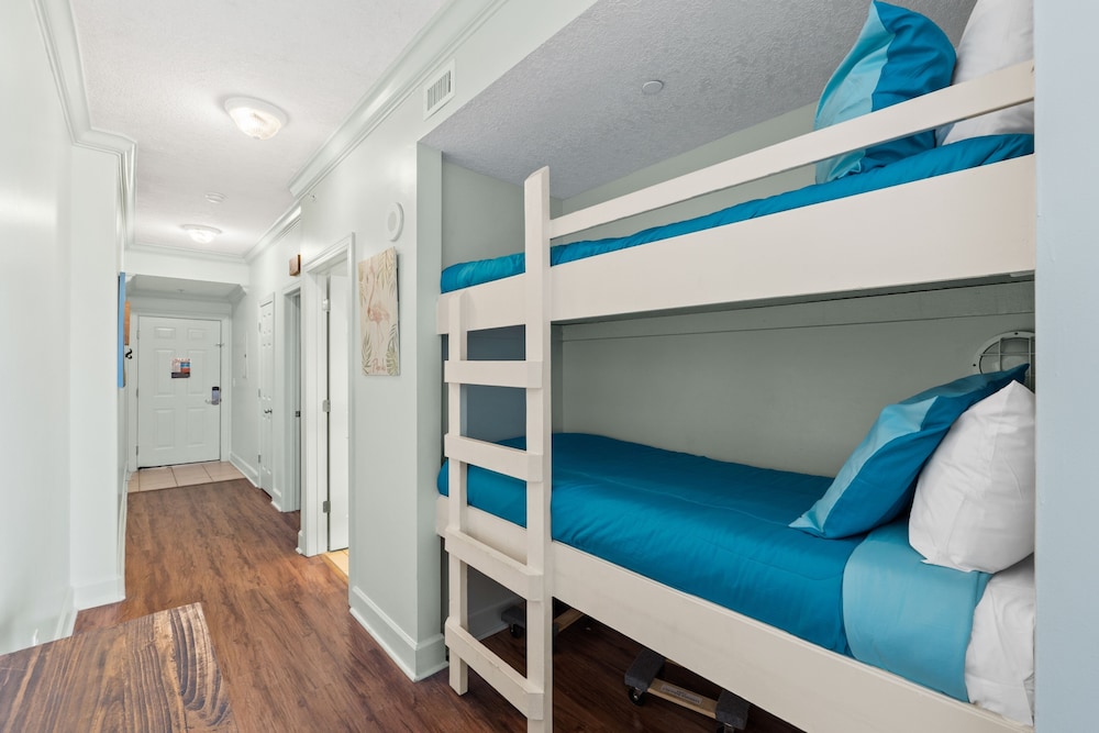 Twin Palms by Book That Condo