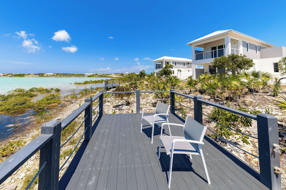 Tropical Waterfront Cooper Jack Villas