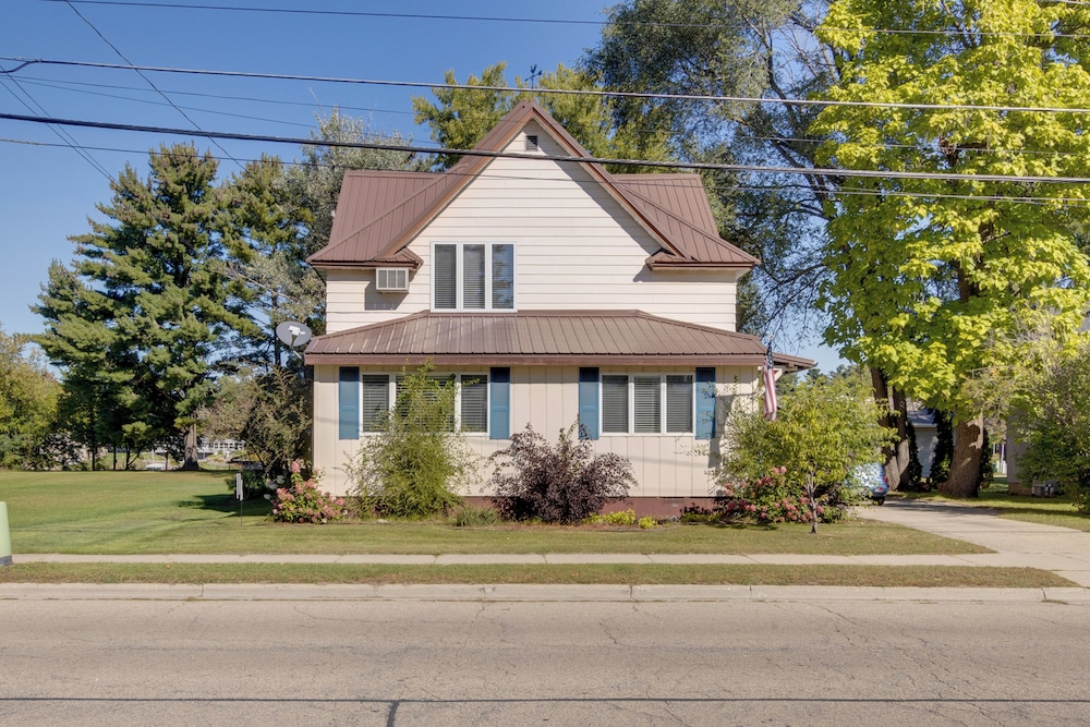 Riverfront Shawano Home w/ Private Backyard! view 2