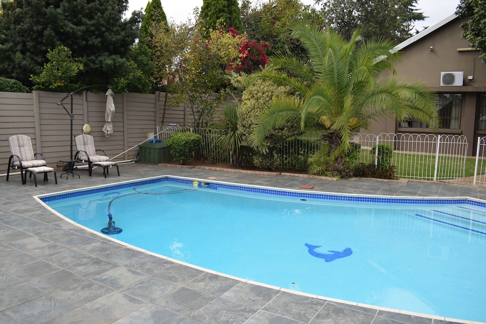 Hotel Infinity B&B - Image 1