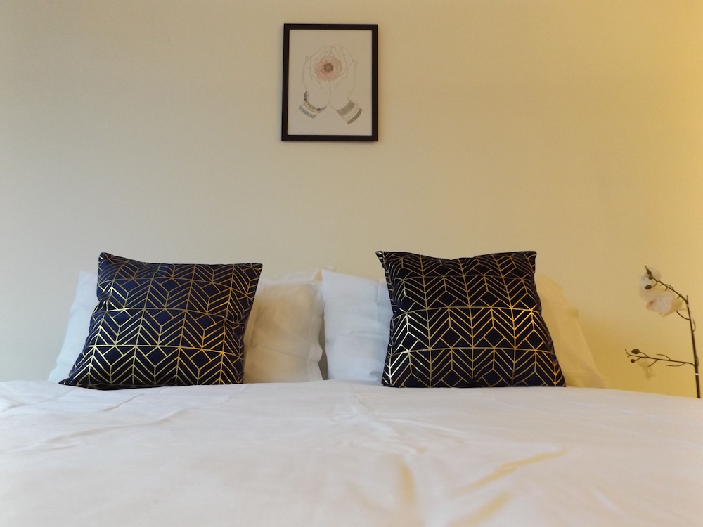 Room in Guest Room - Comfortable Single Room in Coventry view 2