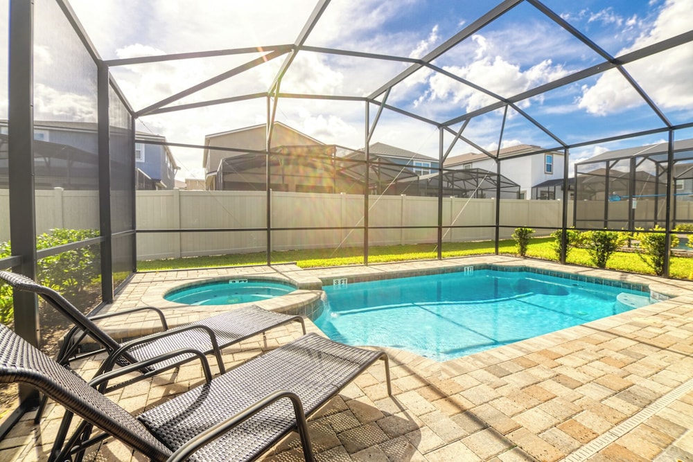 Jodie's Luxury Solara Home