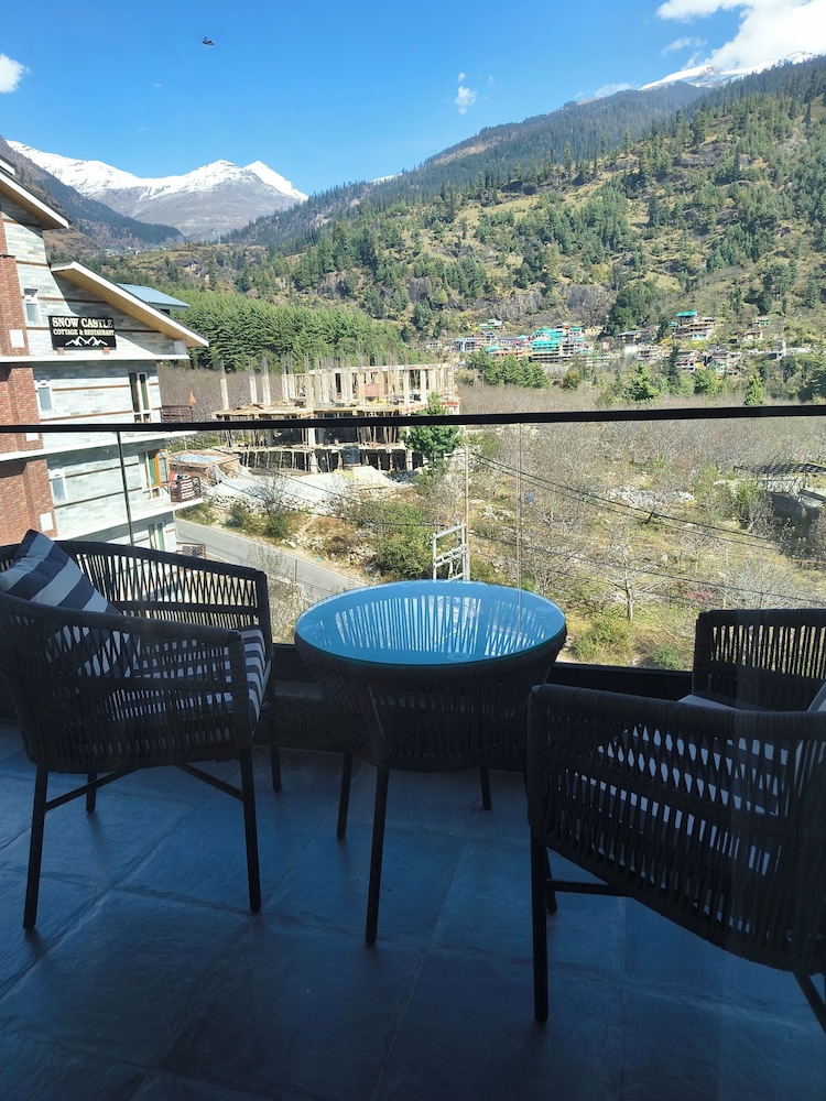 Carom Hotel Manali