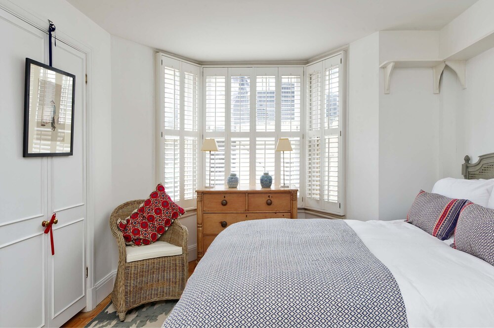 Lovely 2 bed Flat With Garden in Queen s Park