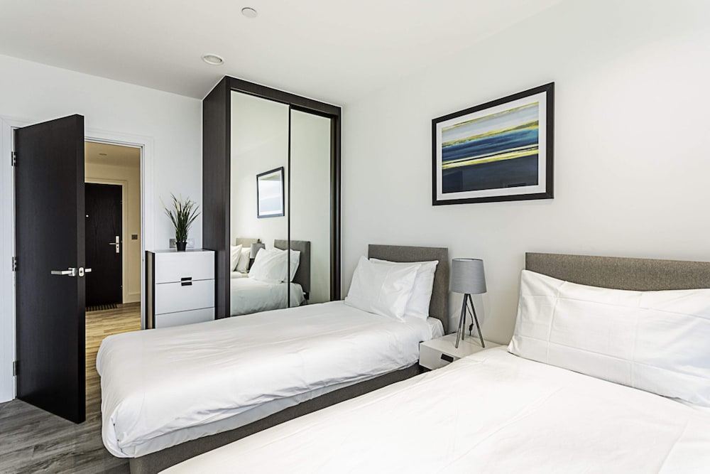 Icon Tower Flat IV