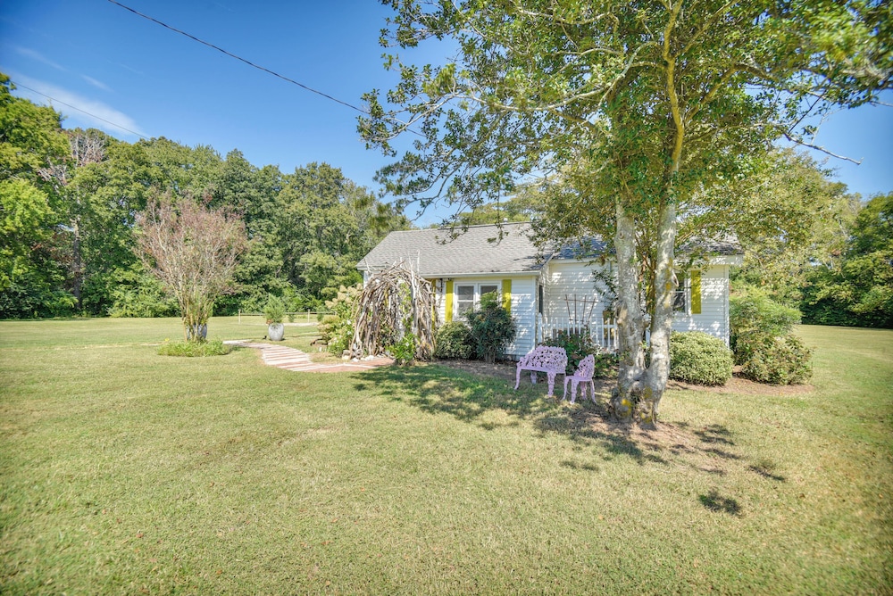 Bungalow w/ Large Yard: 8 Mi to Cape Charles Beach