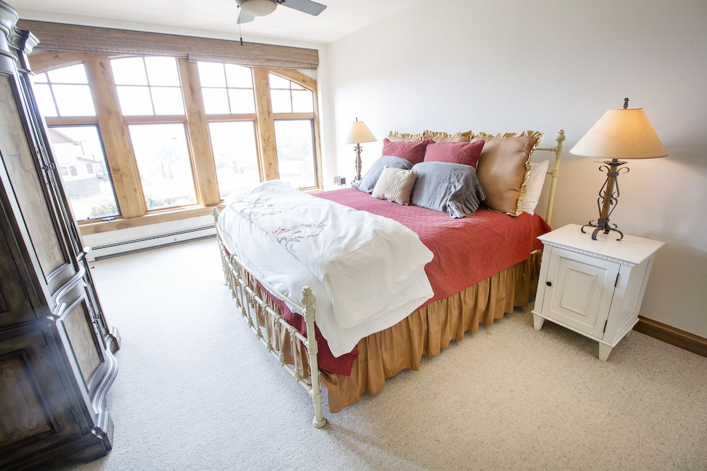 WestWall Lodge - Property Image 12