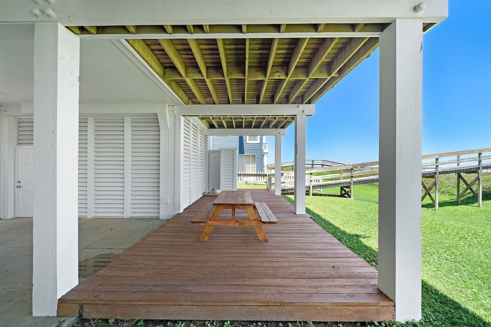 Sandcastle by Ryson Vacation Rentals