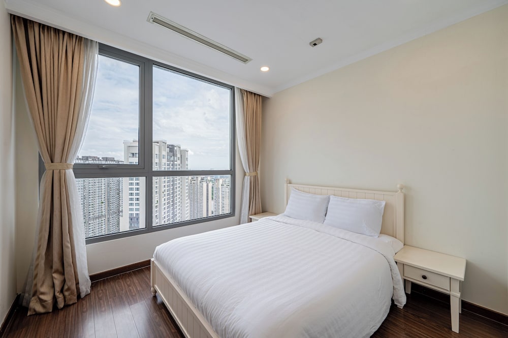 PD Pristine Apartment Landmark Plus