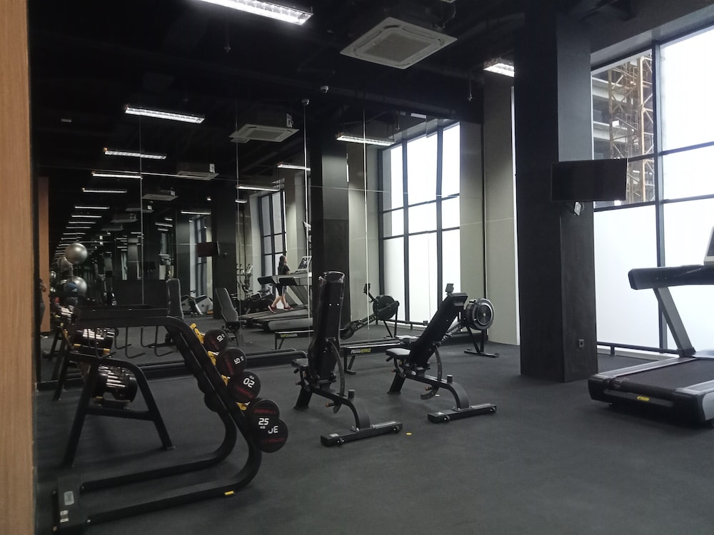 Good Deal And Comfortable Studio Loft At Kingland Avenue Apartment