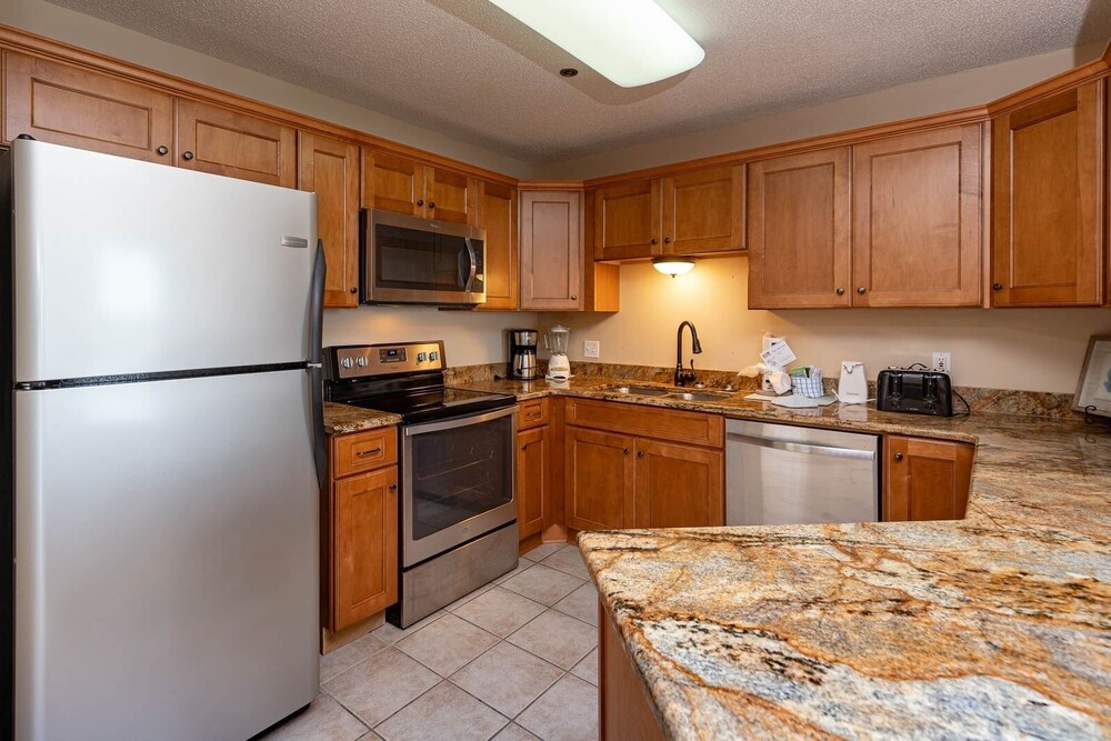 Phoenix East 2 2153 3 Bedroom Condo