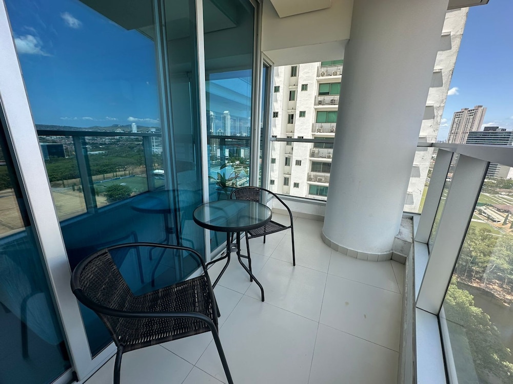 Pacific Cafe Classy 1-bedroom in Costa del Este