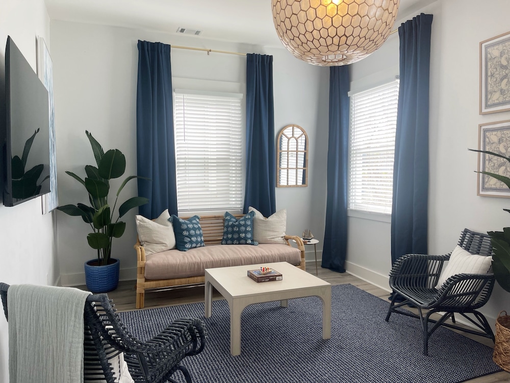 Stylish 1900s Renovated Apartments