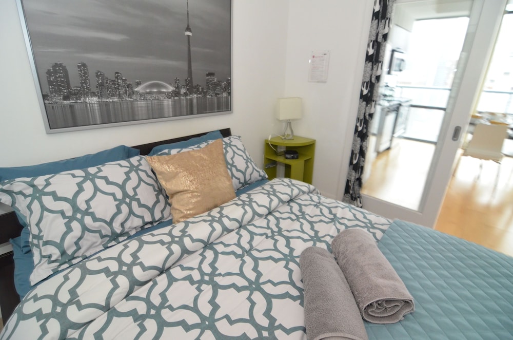 Toronto Escape - The Ruby Pink Suite