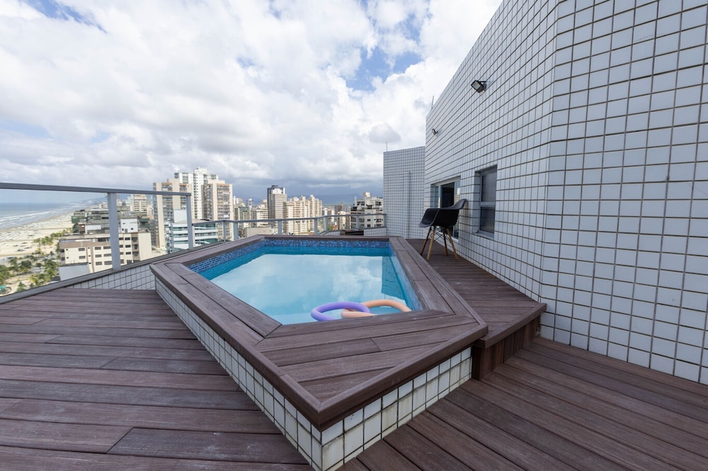 Cobertura a Beira mar com Piscina e Churrasqueira