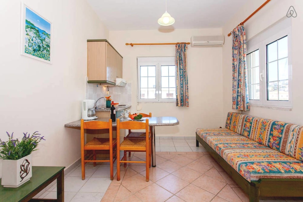 Armonia Apartments & Studios