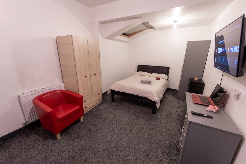 966 Pershore Road Studios in Guest House view 5