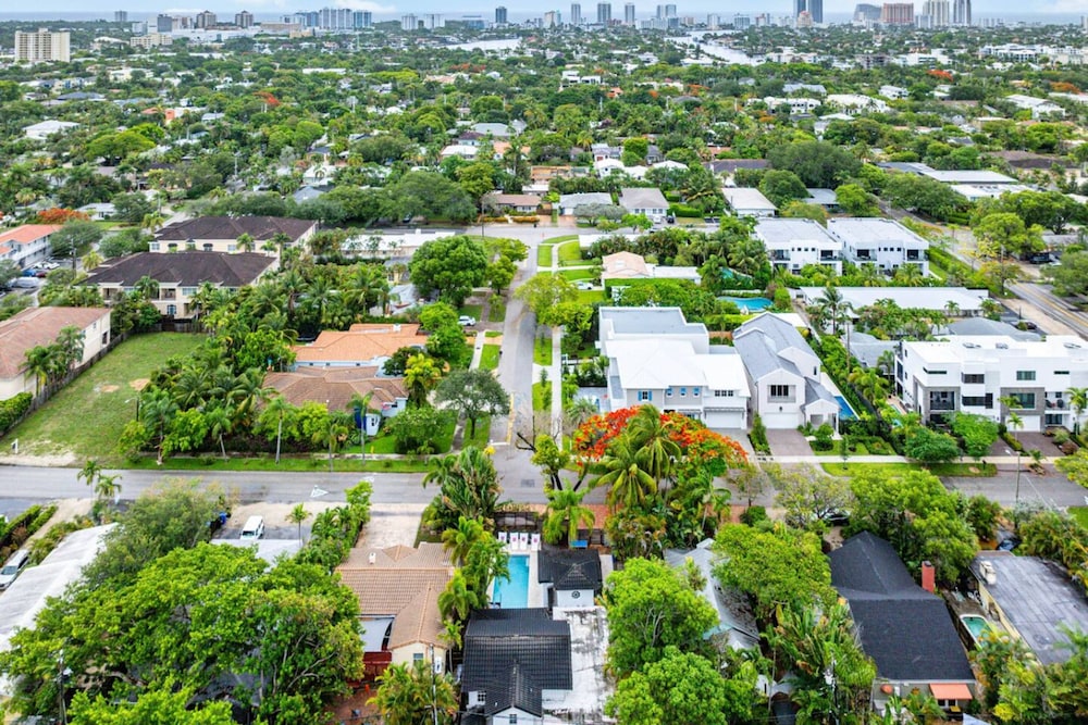 Chic Retreat Heated Pool Floats Close to Beach