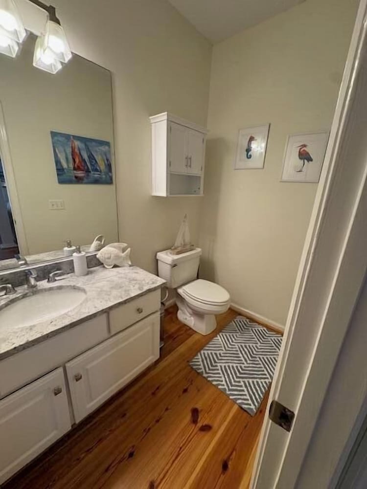 Beautifully Appointed 3-bed, 2.5-bath Home, Great Location Near Beach & Club