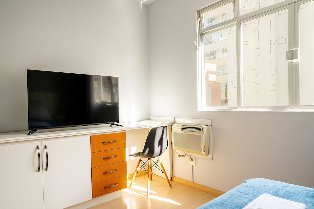 Well Equipped apt in BC Center 300m fr/ sea Ecp055