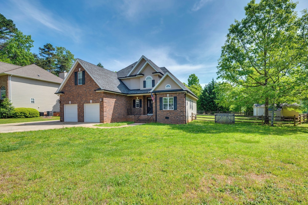 Boat, Fish & Hike: Home w/ Deck in Mooresville!