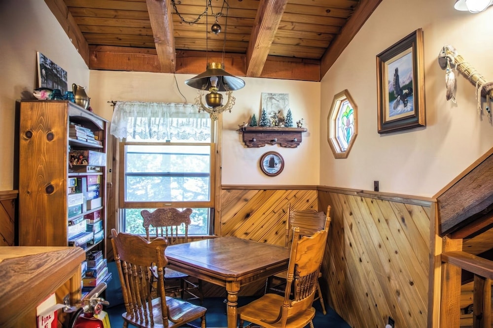 Eagle's Nest Lodge