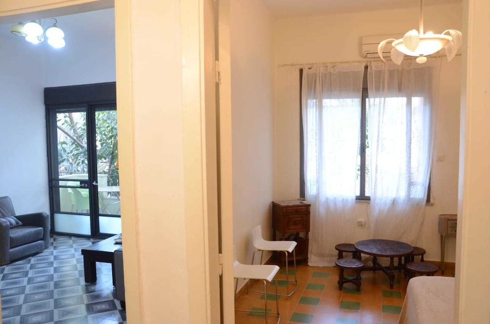 Elena Apartments